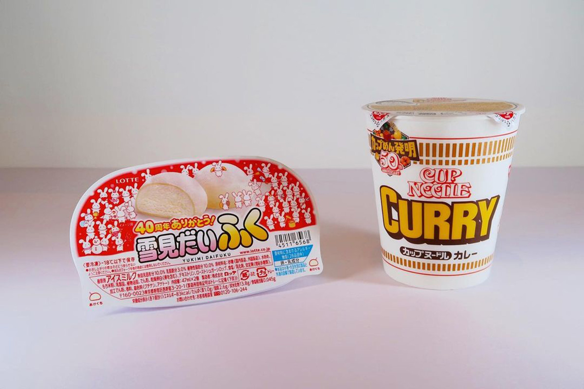 雪見だいふくとカップヌードル カレー(日清食品)の写真
